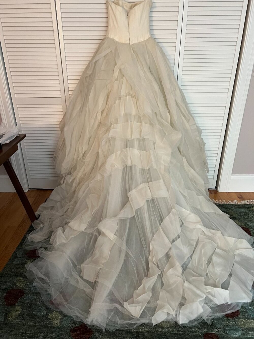 Vera Wang Liesel Wedding Gown - Picture 10 of 13